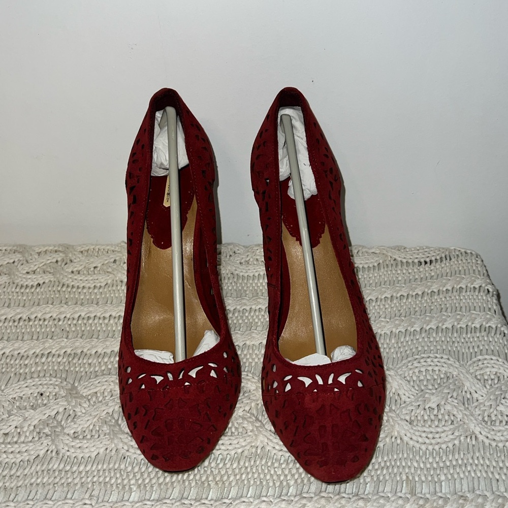 Max Studio Vintage Elegant Red Women's Shoes!! 👠